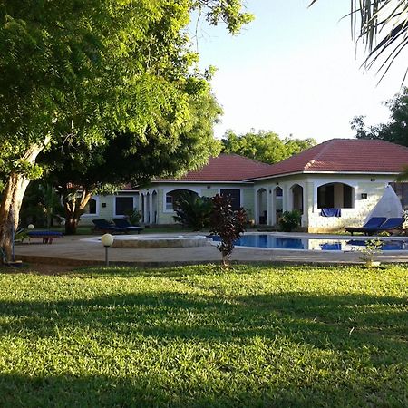 Safina Cottages 迪亚尼海滩 外观 照片